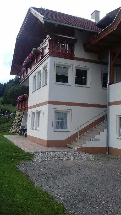 Ferienwohnung Michaela Flattach Exterior photo